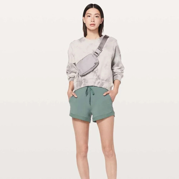 Lululemon  Sunsetting Shorts Juniper Green Size 4 - Picture 2 of 7